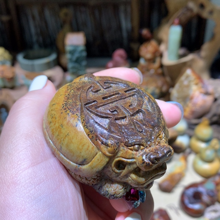 岫岩河磨玉（透闪石质玉）手把件未镶嵌