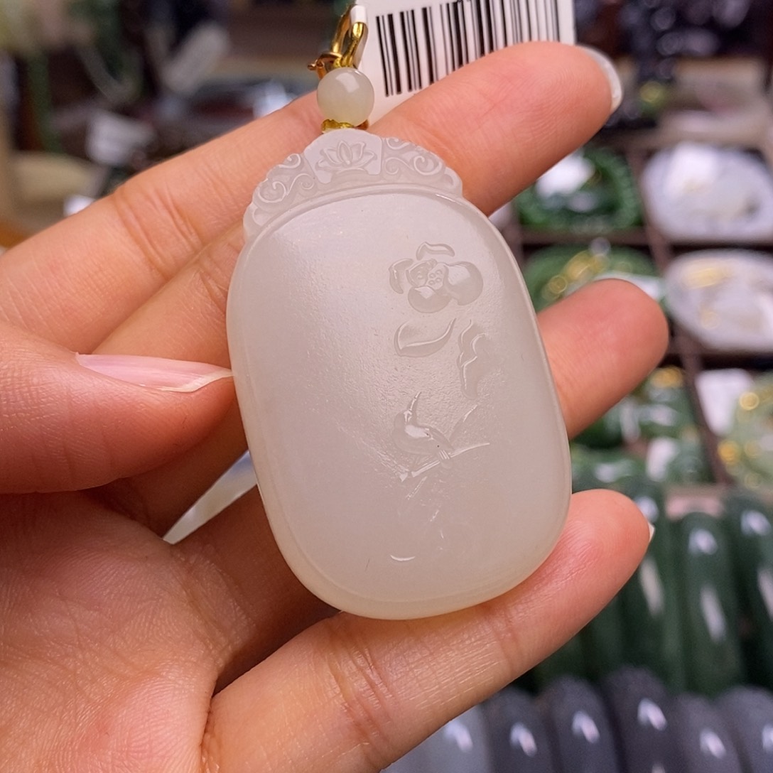 颈饰未镶嵌和田玉毕业级老坑料熟藕粉喜上眉梢无事牌