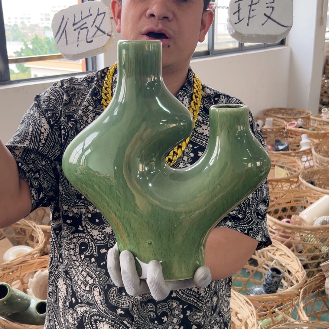 摆件76 号高中低温陶瓷瓶（部分微瑕）