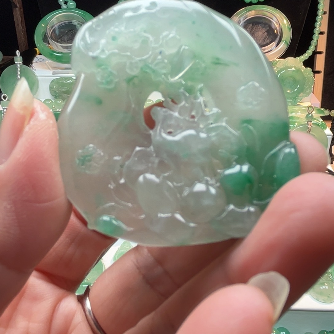 石英质玉吊坠(不含链)合金