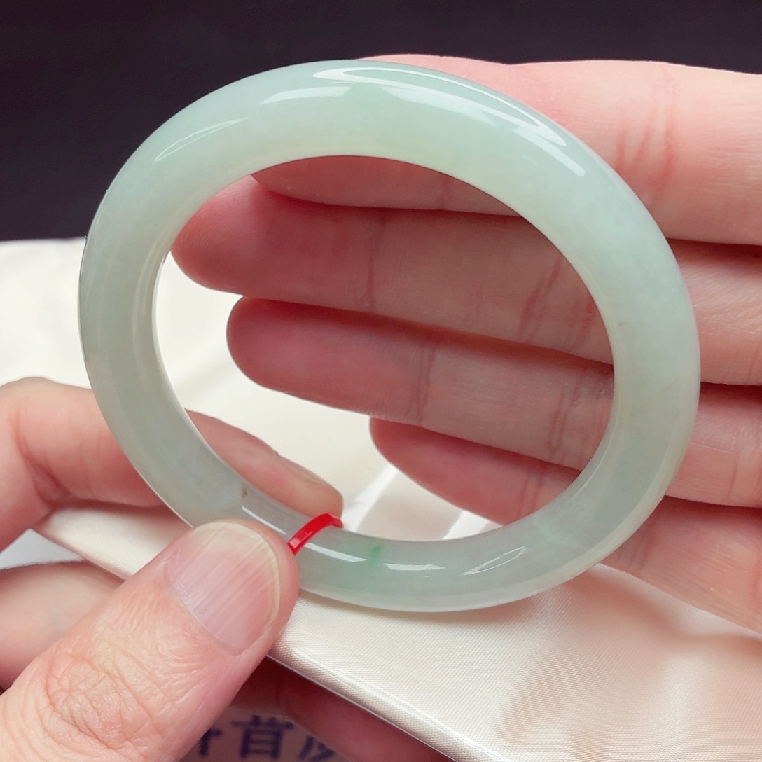 Y***u翡翠未镶嵌手镯57.3圈