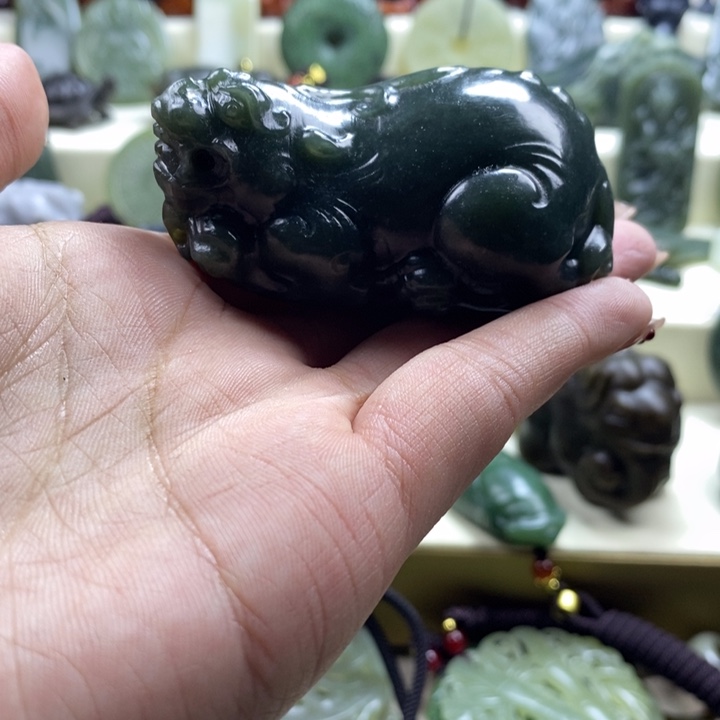 和田玉未镶嵌颈饰知*