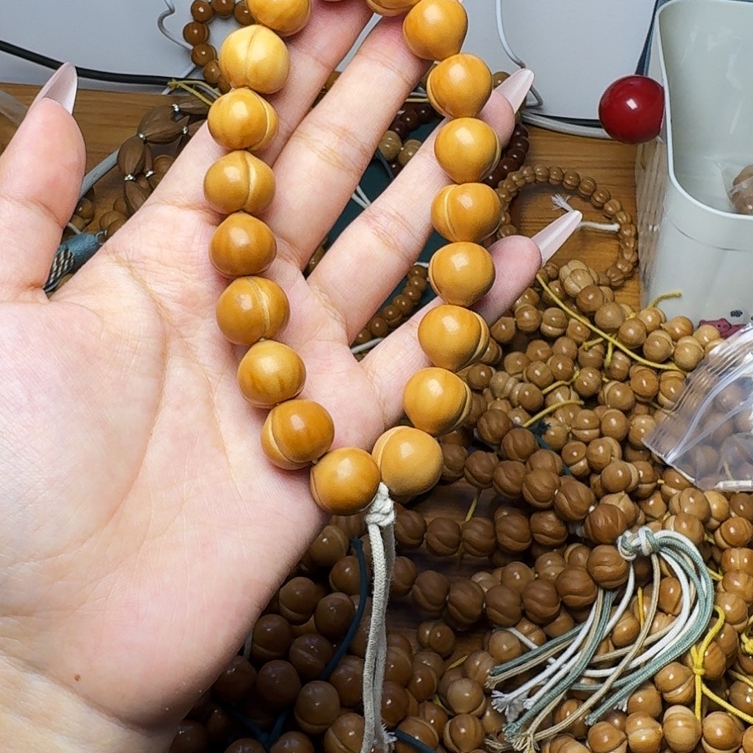 猴头核桃吊坠屁桃