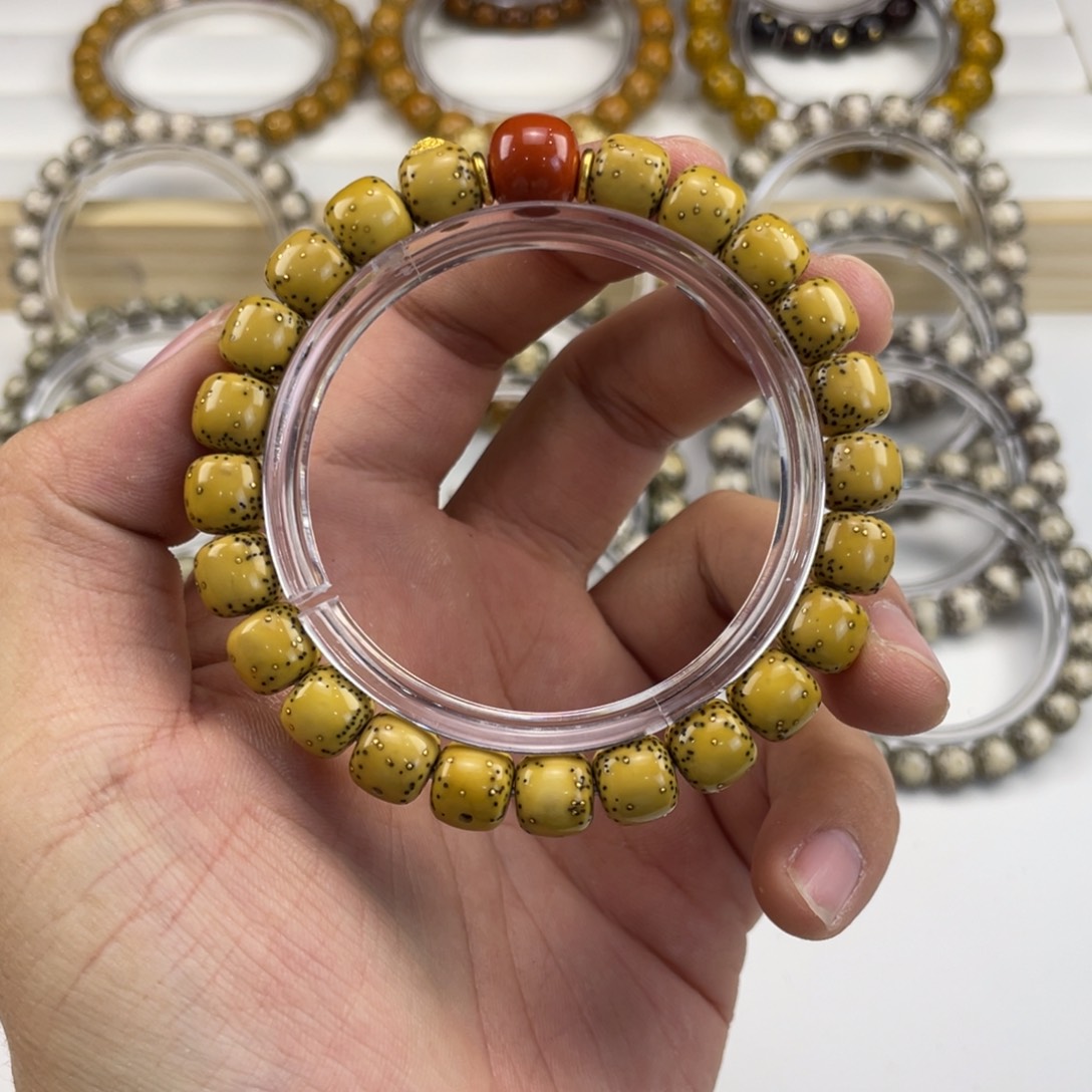 星月菩提吊坠原脂白4分之3通体留白