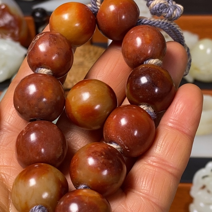 加***油和田玉未镶嵌颈饰