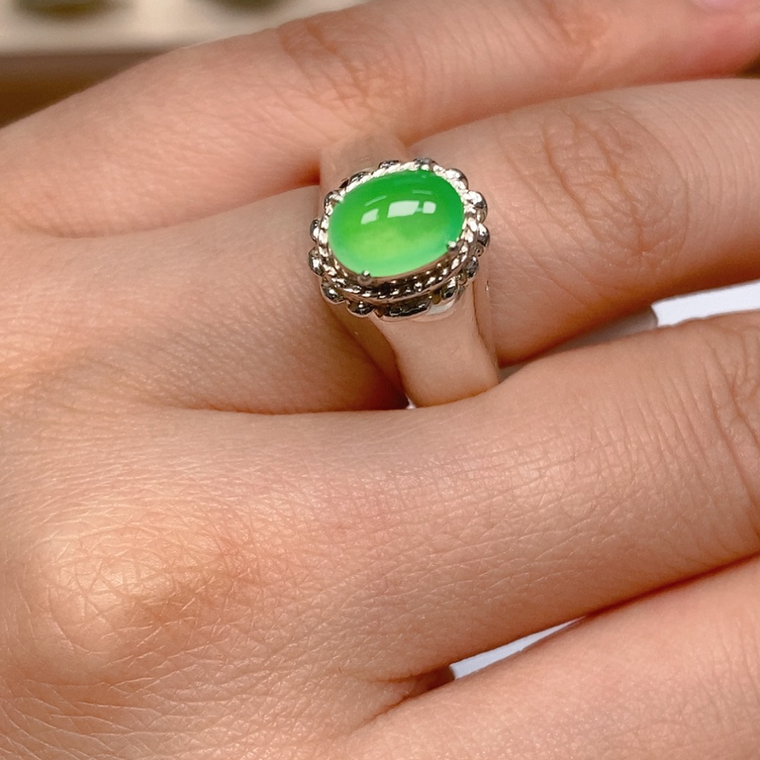 翡翠戒指未镶嵌翡翠