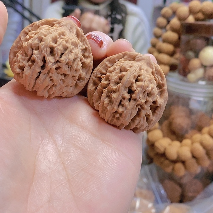 【闪购商品】文玩核桃把件40.5四座楼