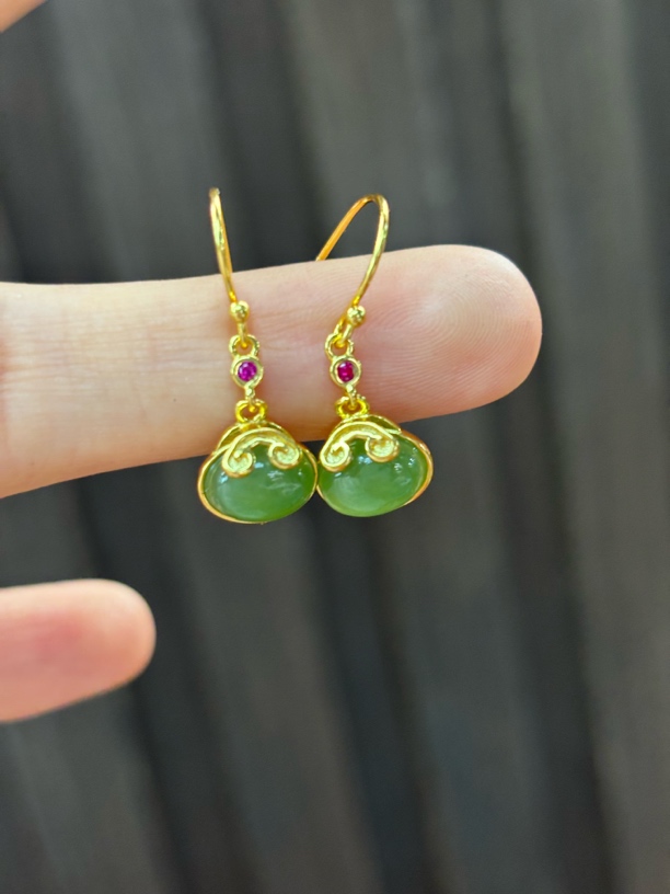 8008WM 和田玉S925银镶嵌碧玉耳坠 多样性发其一