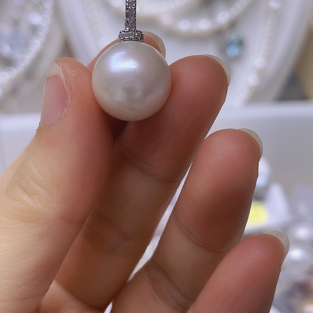 吊坠或者耳钉淡水珍珠未镶嵌