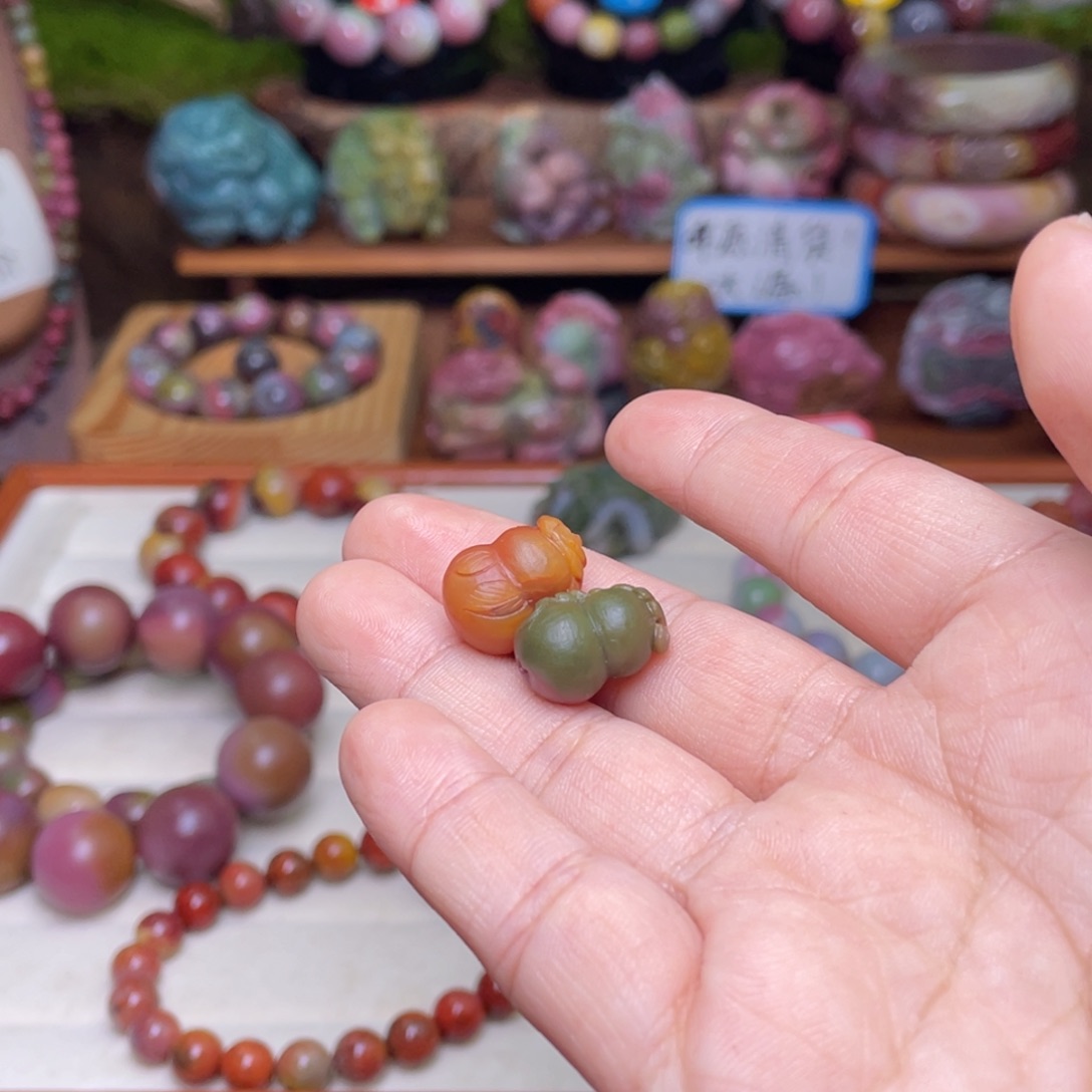 玛瑙/玉髓珠宝半成品未镶嵌樵*鹤盐源玛瑙葫芦