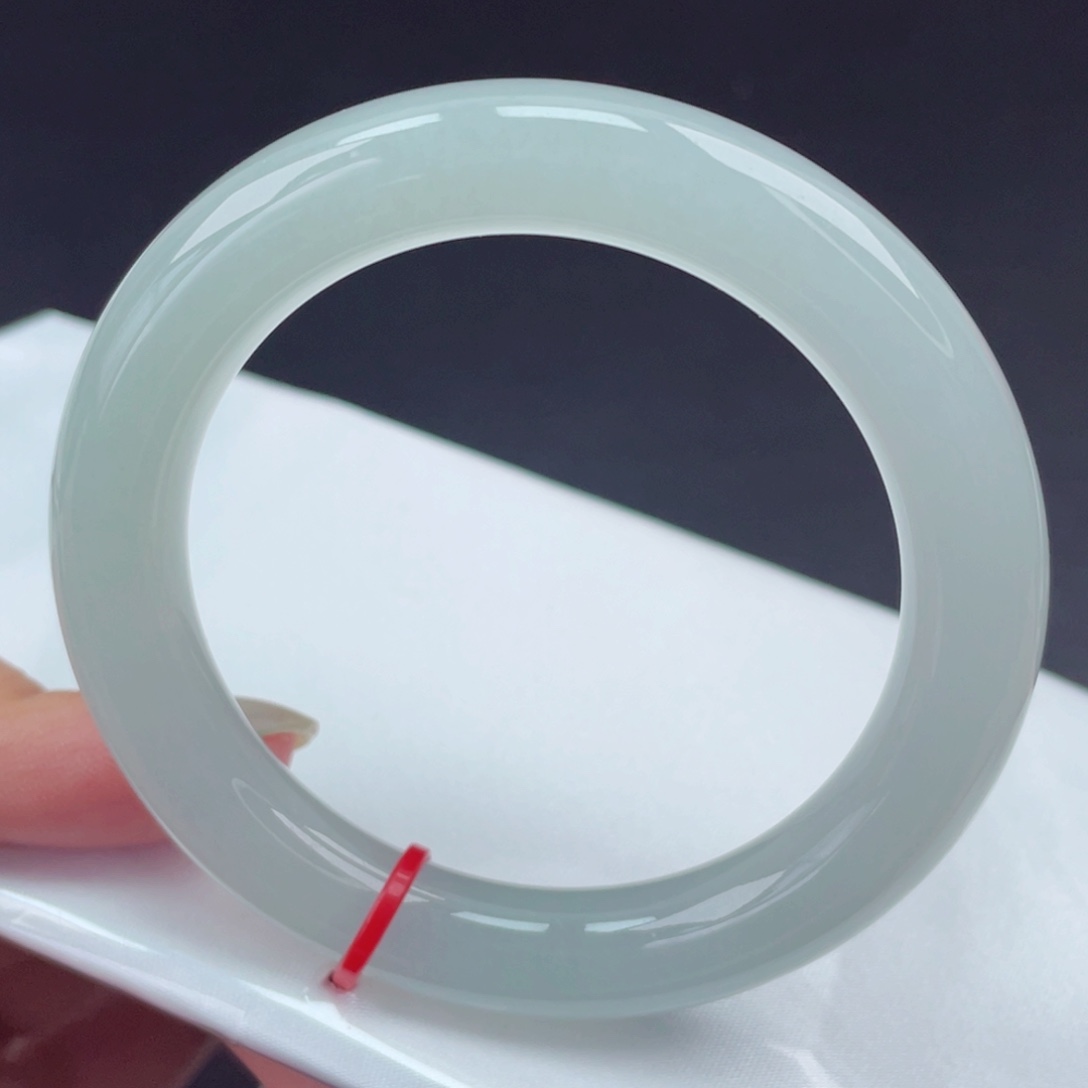 翡翠手镯未镶嵌53圆条