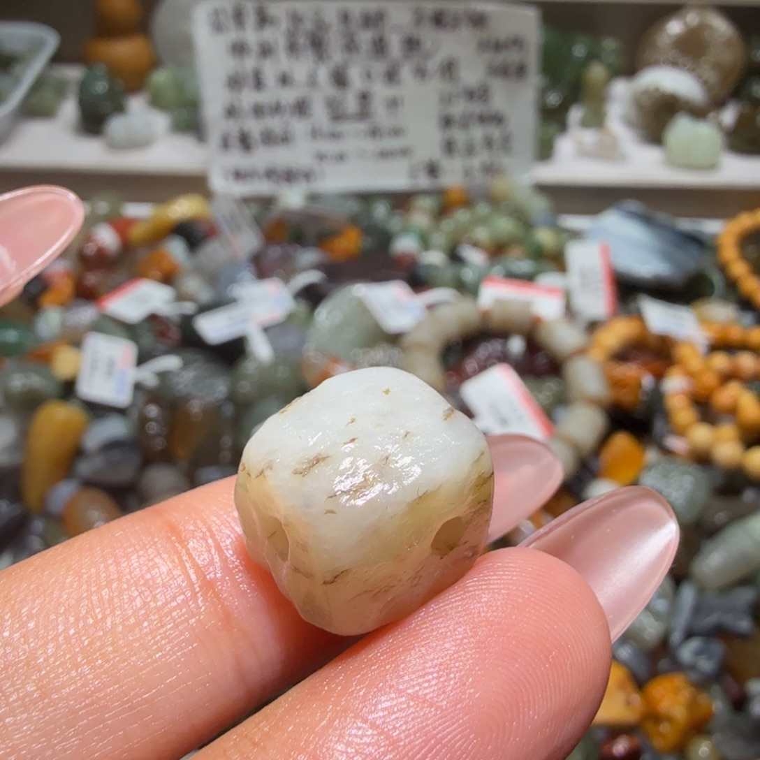 和田玉未镶嵌珠宝奇石