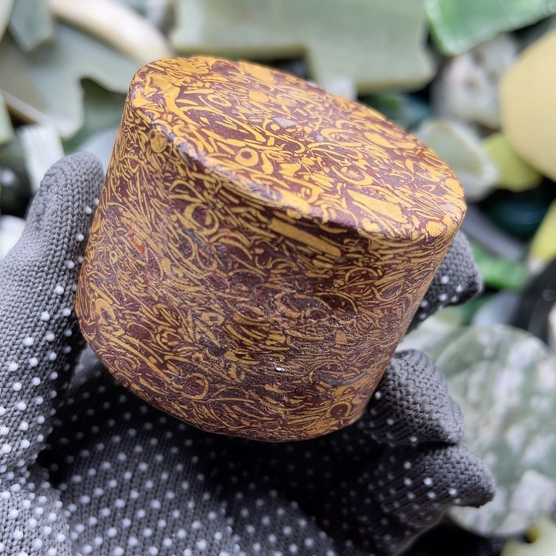 颈饰未镶嵌石英岩玉