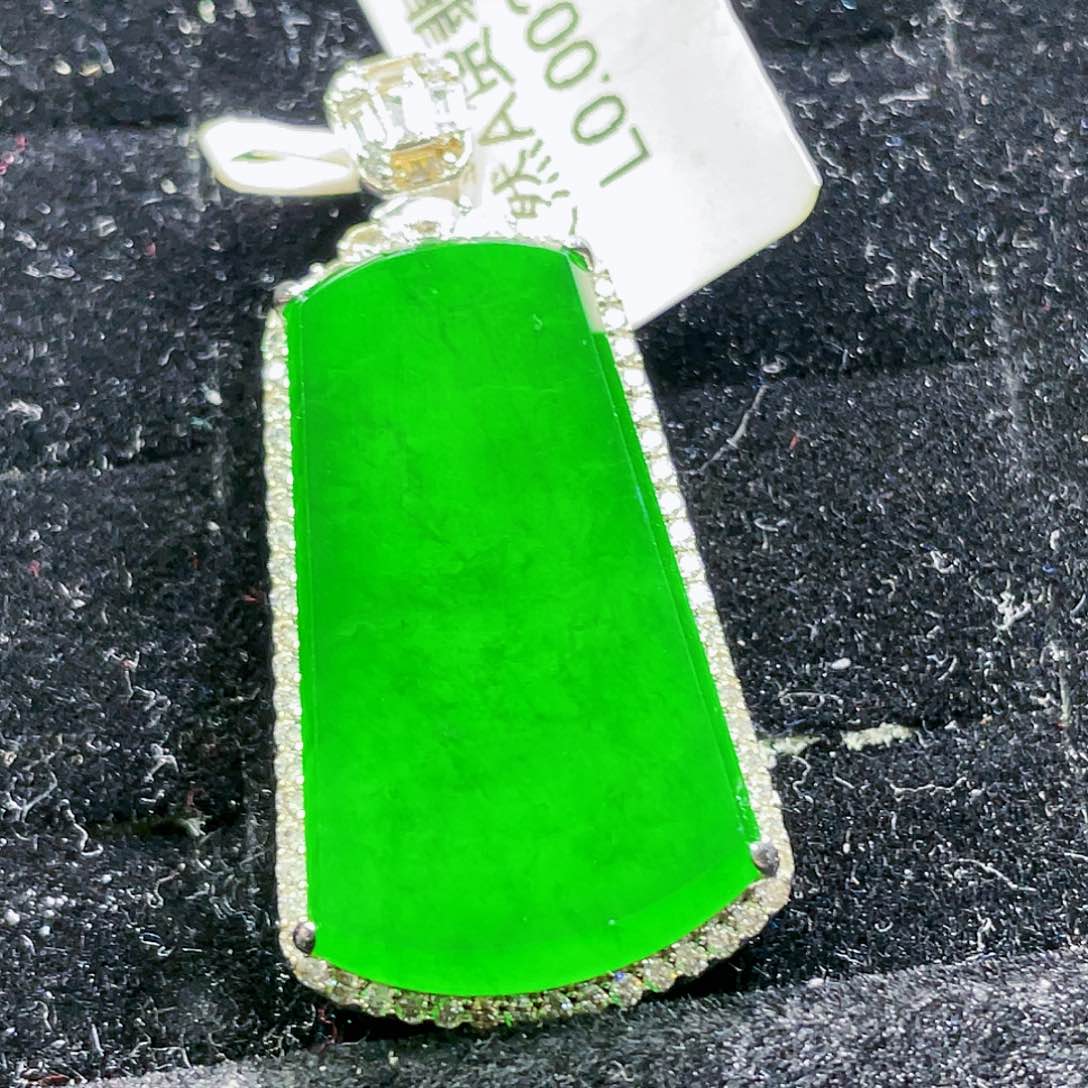 翡翠颈饰未镶嵌69，