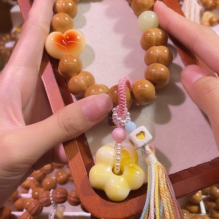 猴头核桃吊坠猴头屁桃手持设计款