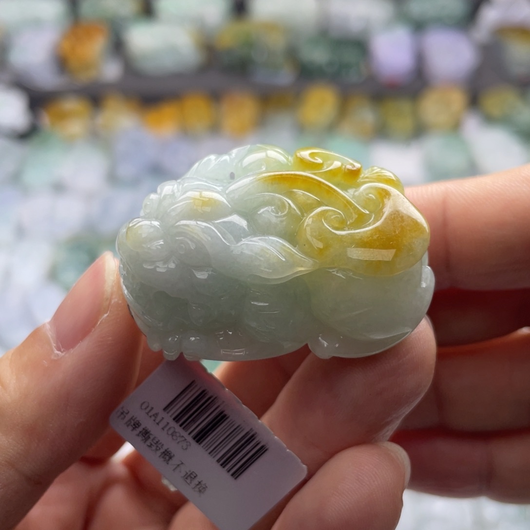 翡翠颈饰未镶嵌貔貅