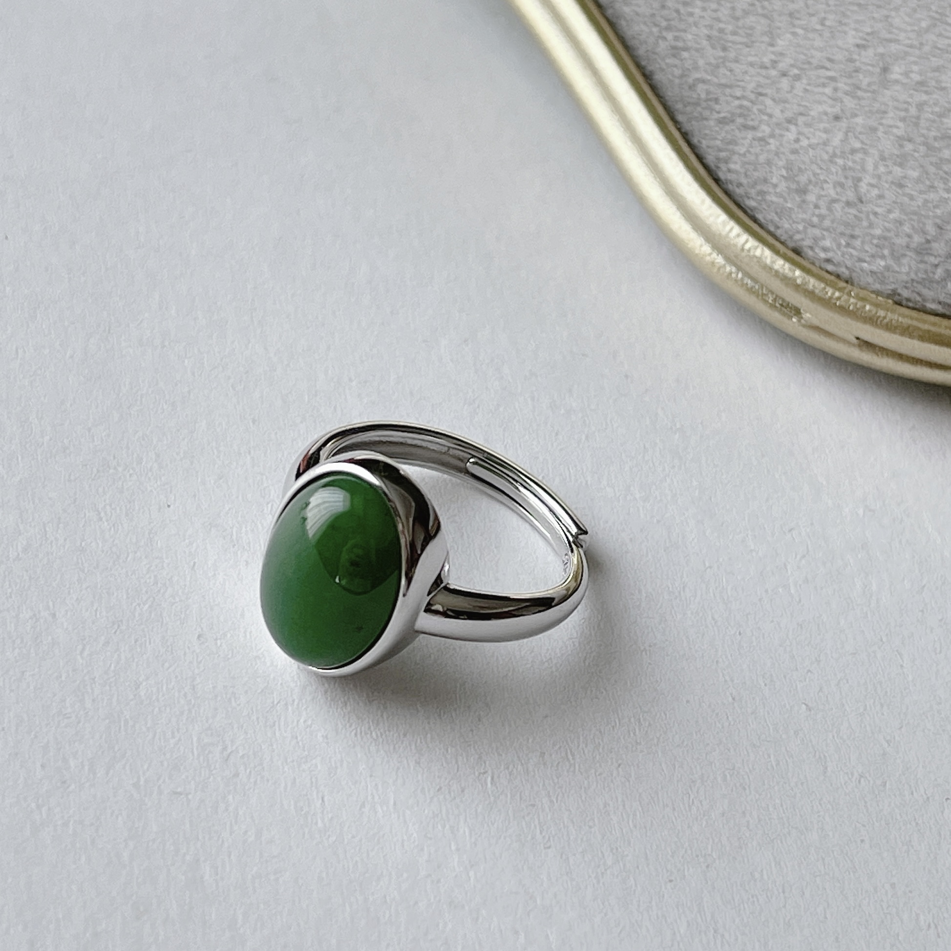 和田玉碧玉银镶蛋面戒指气质时尚