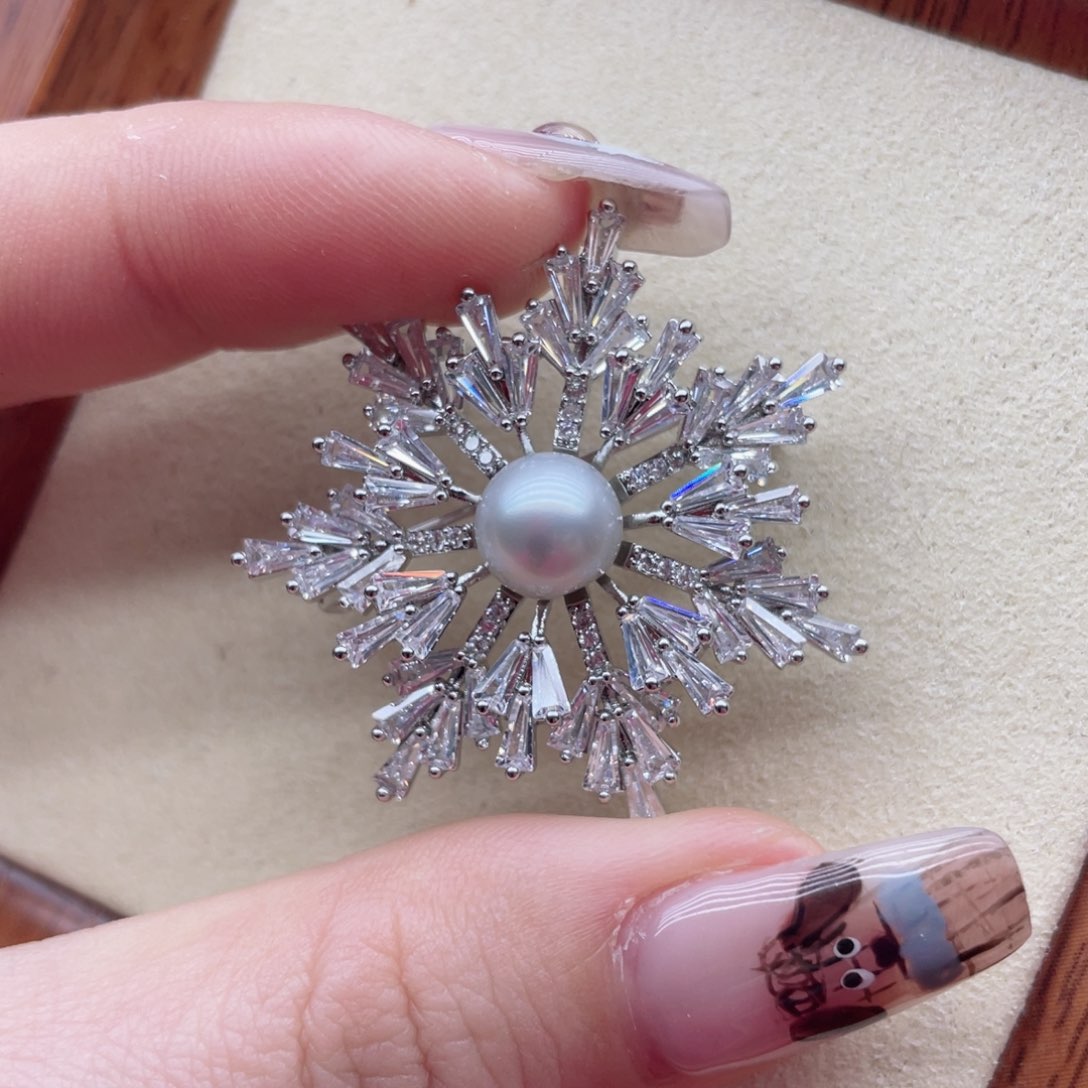 未镶嵌海水珍珠胸饰A1