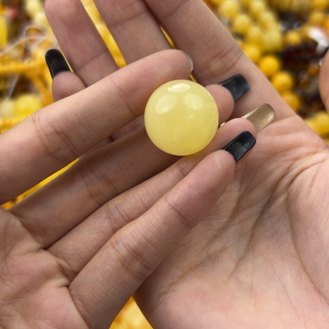 琥珀珠宝奇石未镶嵌