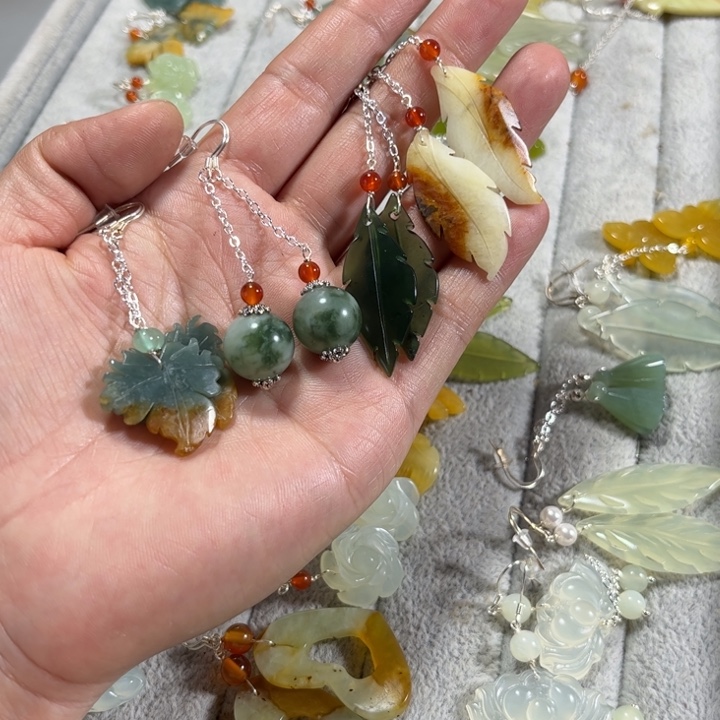 蛇纹石玉耳饰未镶嵌