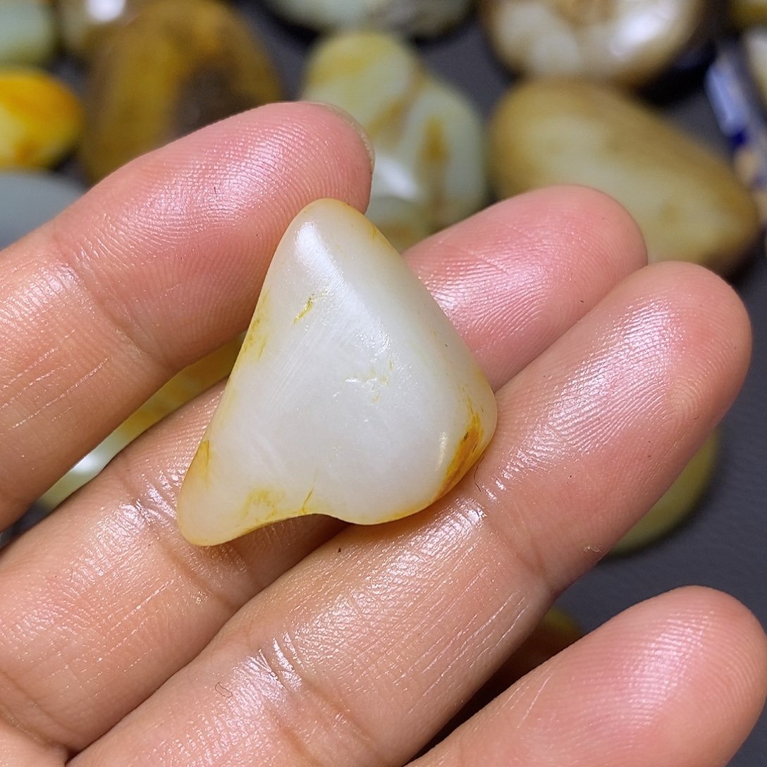 未镶嵌和田玉（糖玉）挂件