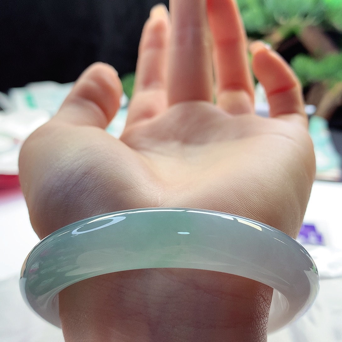 翡翠手镯未镶嵌天然翡翠55-56晴蓝水渐变色治愈系