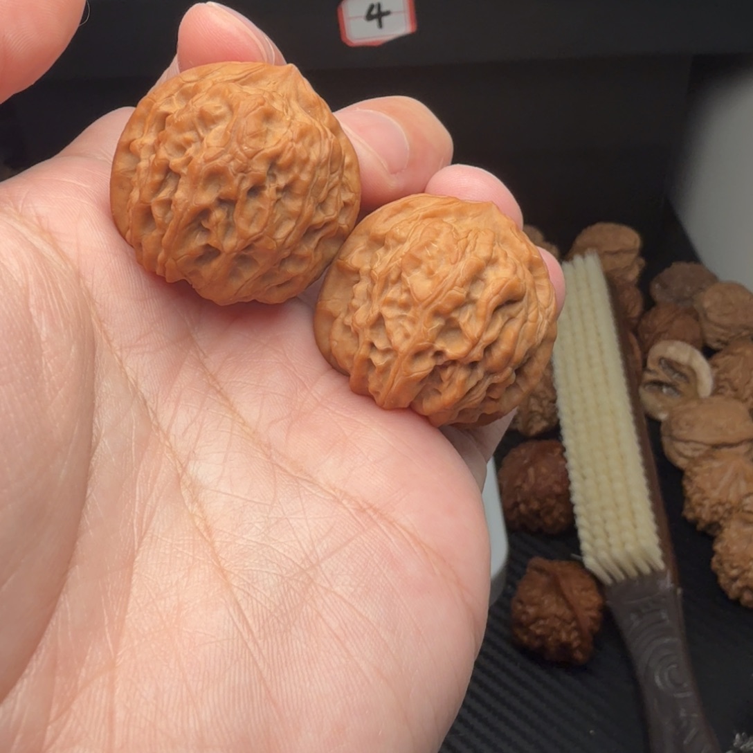 文玩核桃吊坠龙胆边33