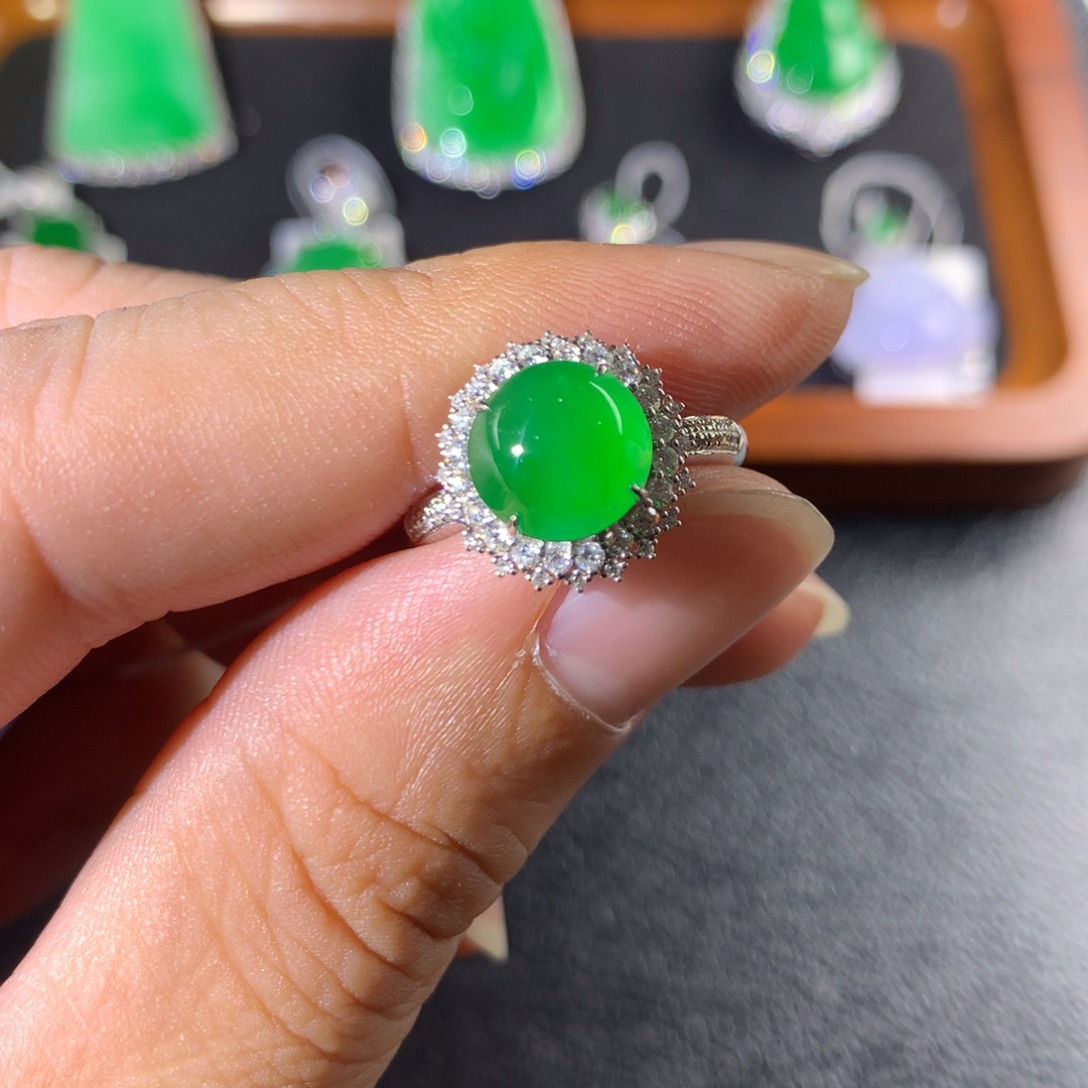 翡翠18K金镶嵌戒指翡翠