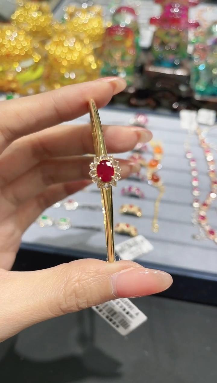 18K金镶嵌天然缅甸红宝石手镯【单颗款】