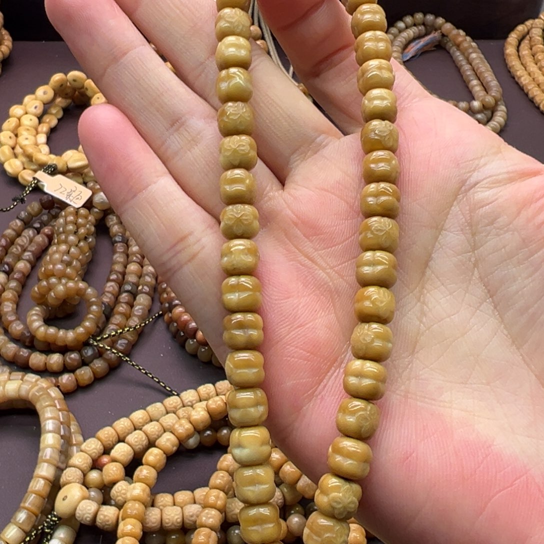 ****多吊坠龙脊菩提柿子