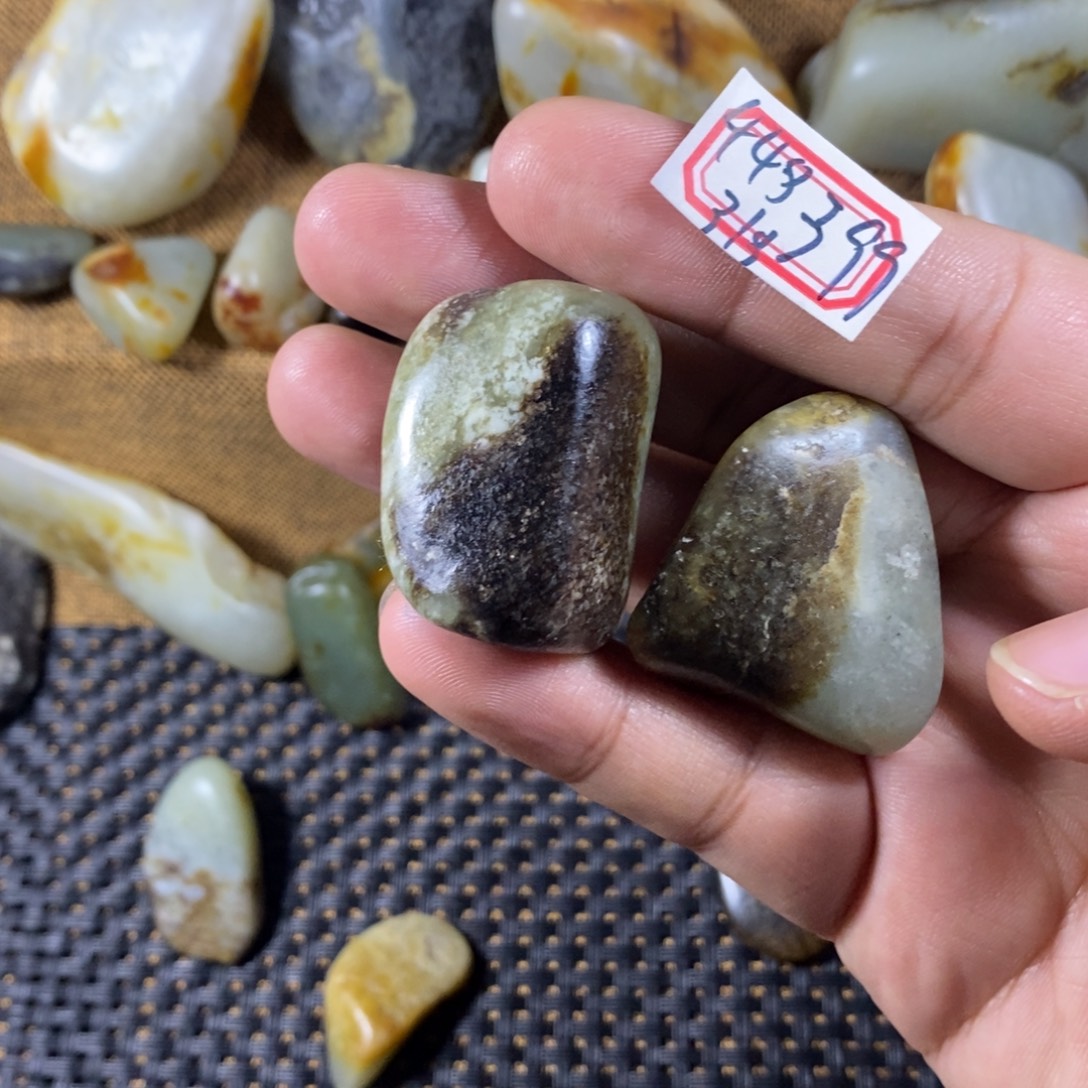 和田玉（糖玉）未镶嵌挂件