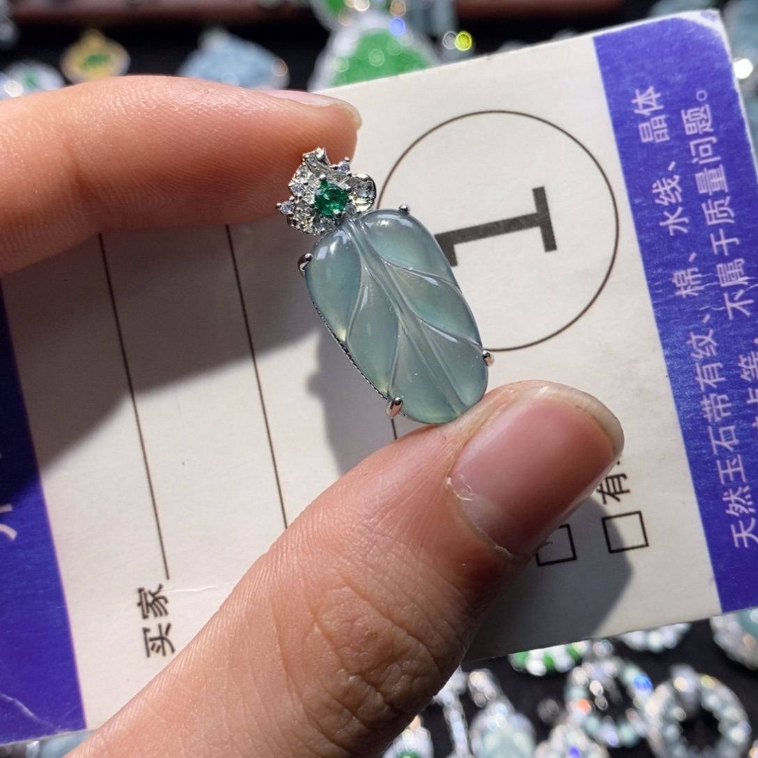 翡翠未镶嵌颈饰翡翠