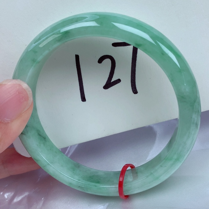 翡翠手镯未镶嵌翡翠