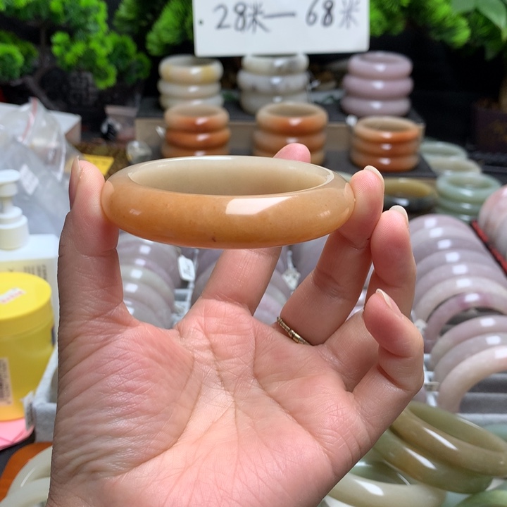 石英质玉（佘太翠）未镶嵌手镯57.7