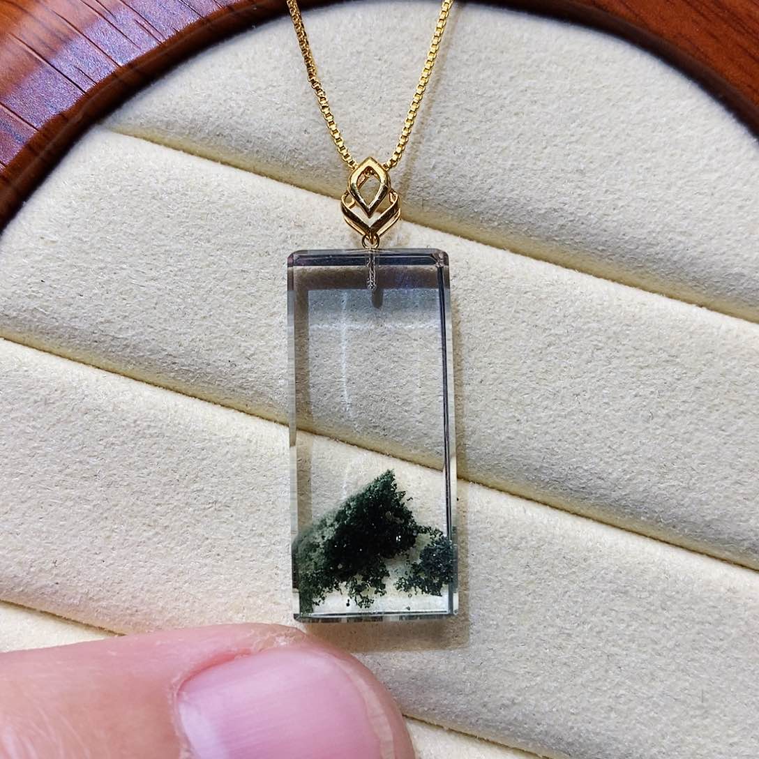 水晶颈饰18K金镶嵌天然精致水晶吊坠