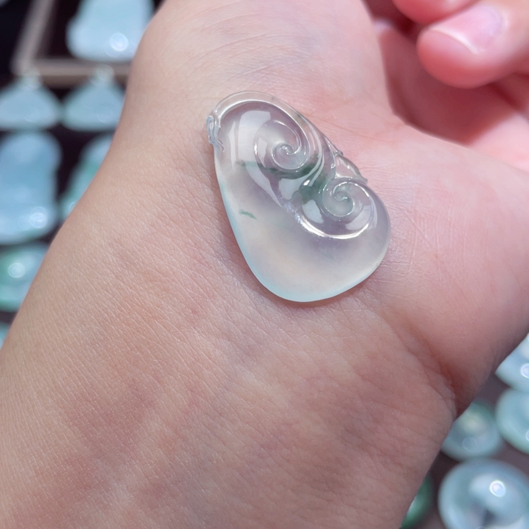 颈饰未镶嵌翡翠如意