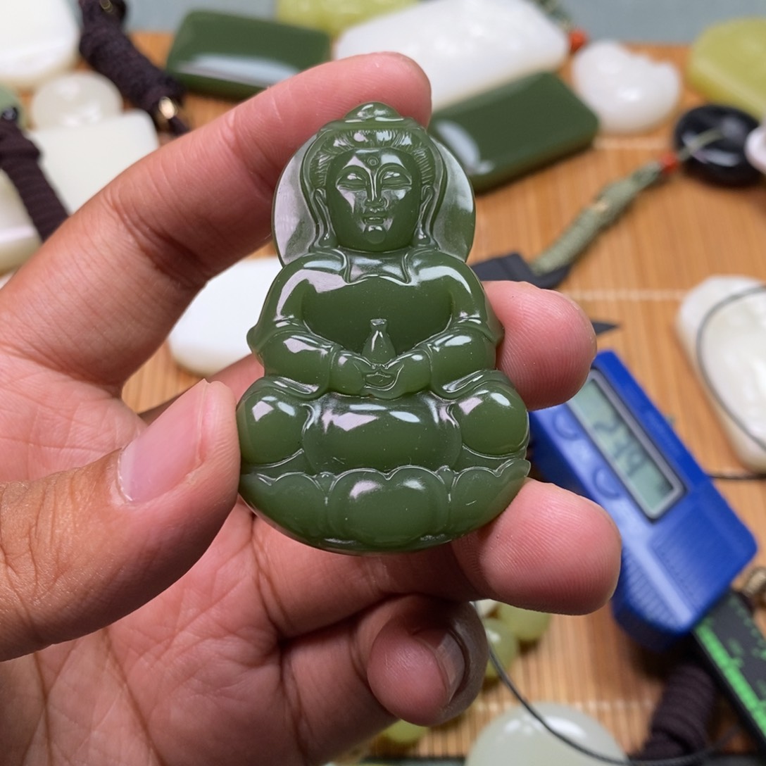 和田玉未镶嵌颈饰