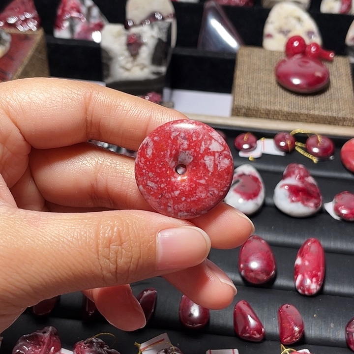 天然辰砂原石平安扣10.6克