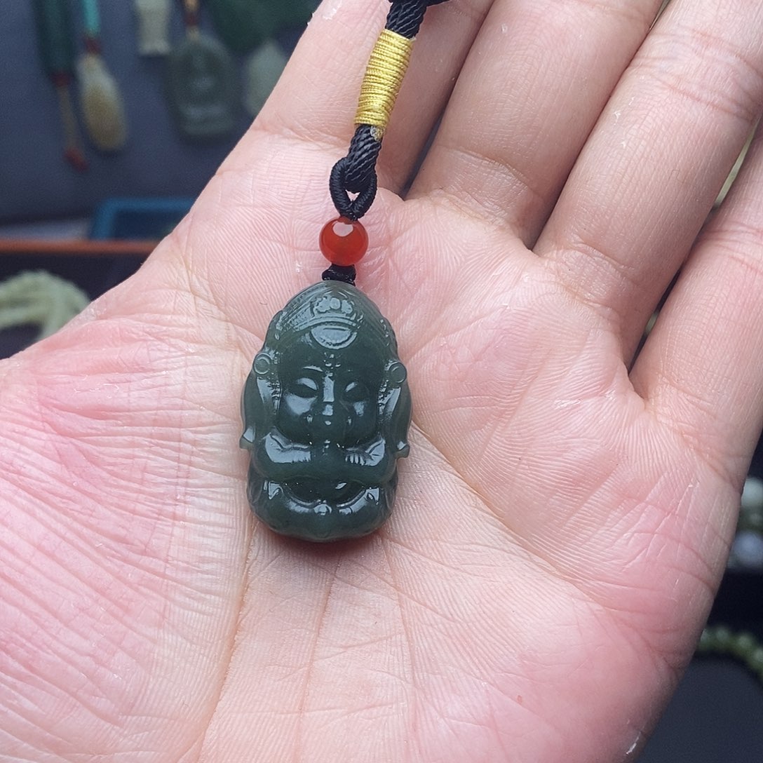 和田玉未镶嵌颈饰