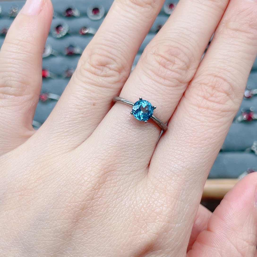 托帕石戒指银S925镶嵌