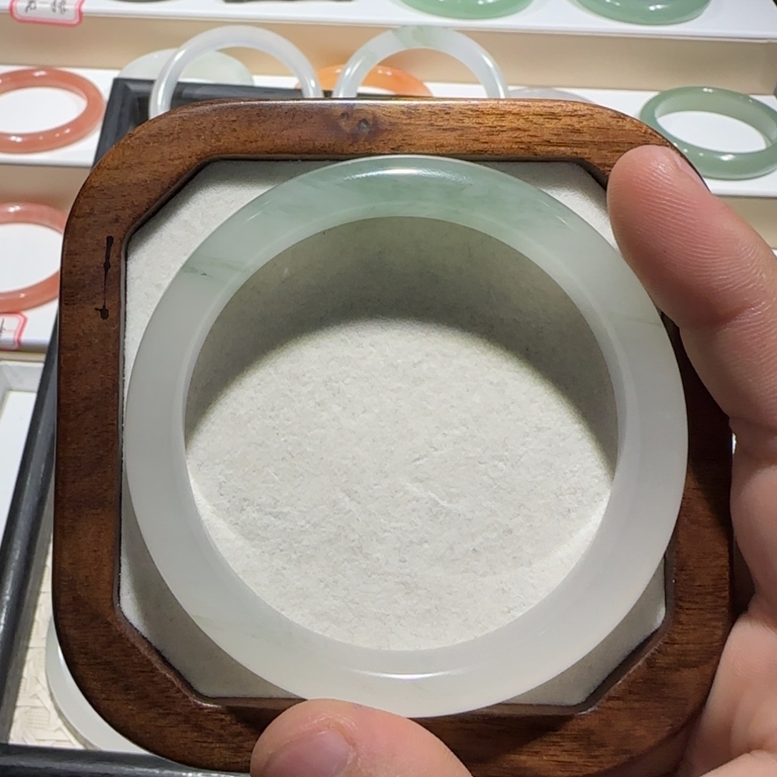 流***猫石英质玉未镶嵌手镯