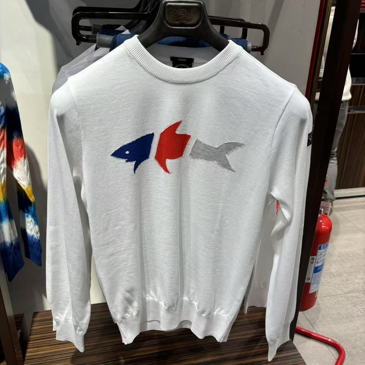 保鲨 不退换　白色鲨鱼纯棉打底卫衣  下单联系客服