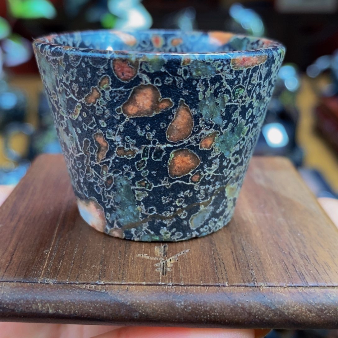 梅花玉精美梅花马蹄杯
