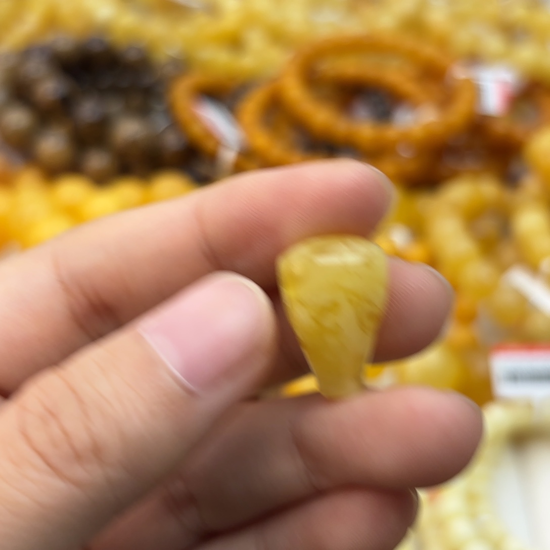 琥珀未镶嵌珠宝奇石