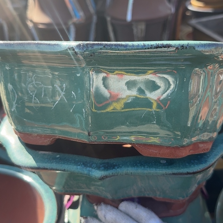 紫砂和花木两大部分在其境内