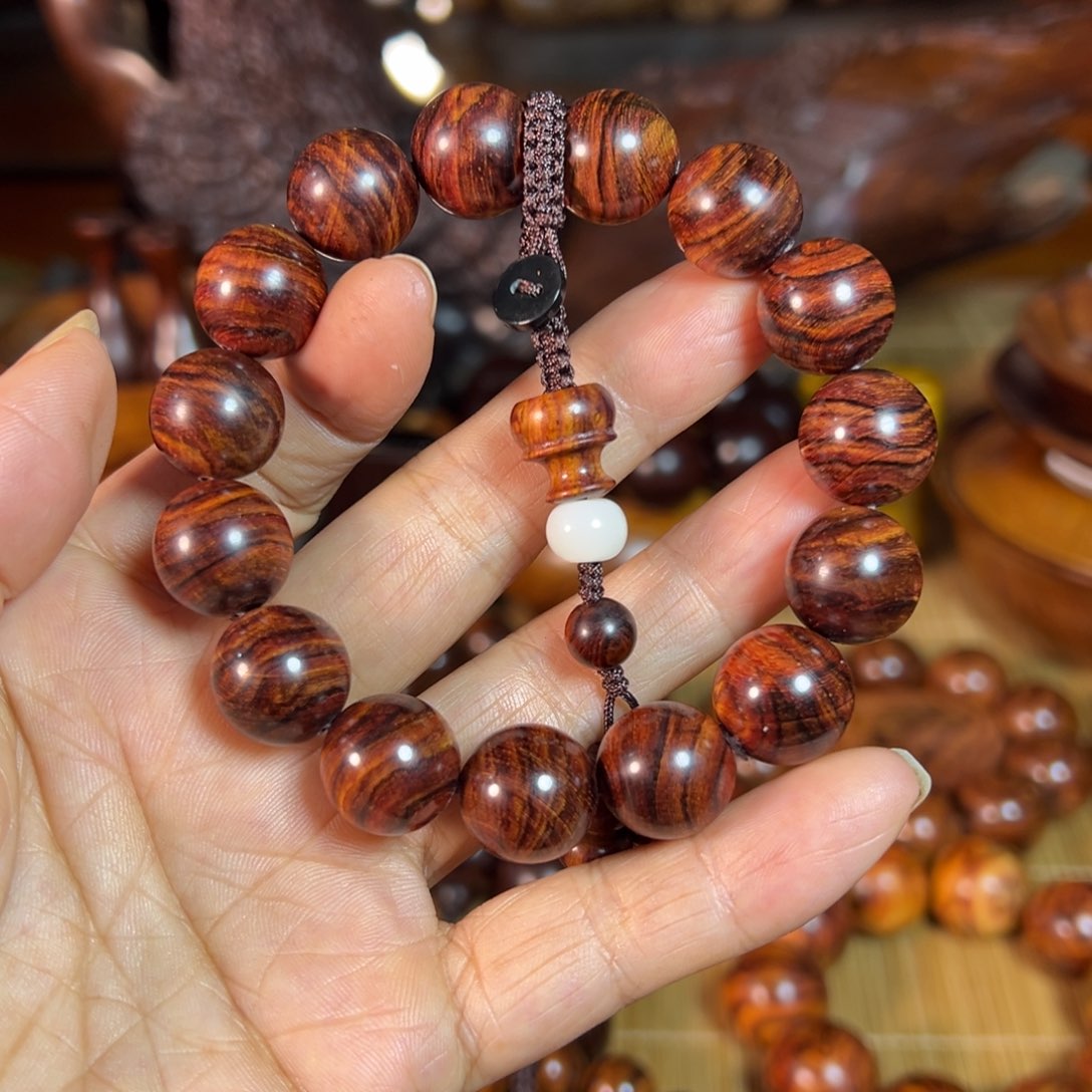 黄花梨/降香黄檀?***?海南黄花梨水波纹尺寸1.5