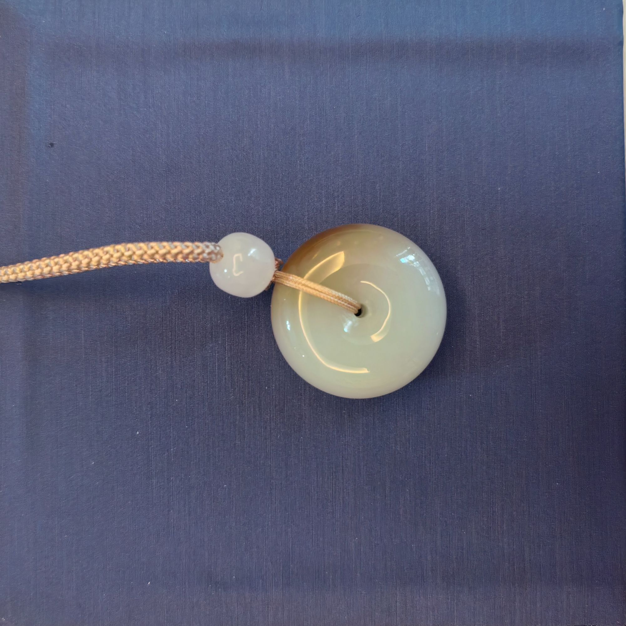 和田玉俄罗斯糖白20厚装平安扣