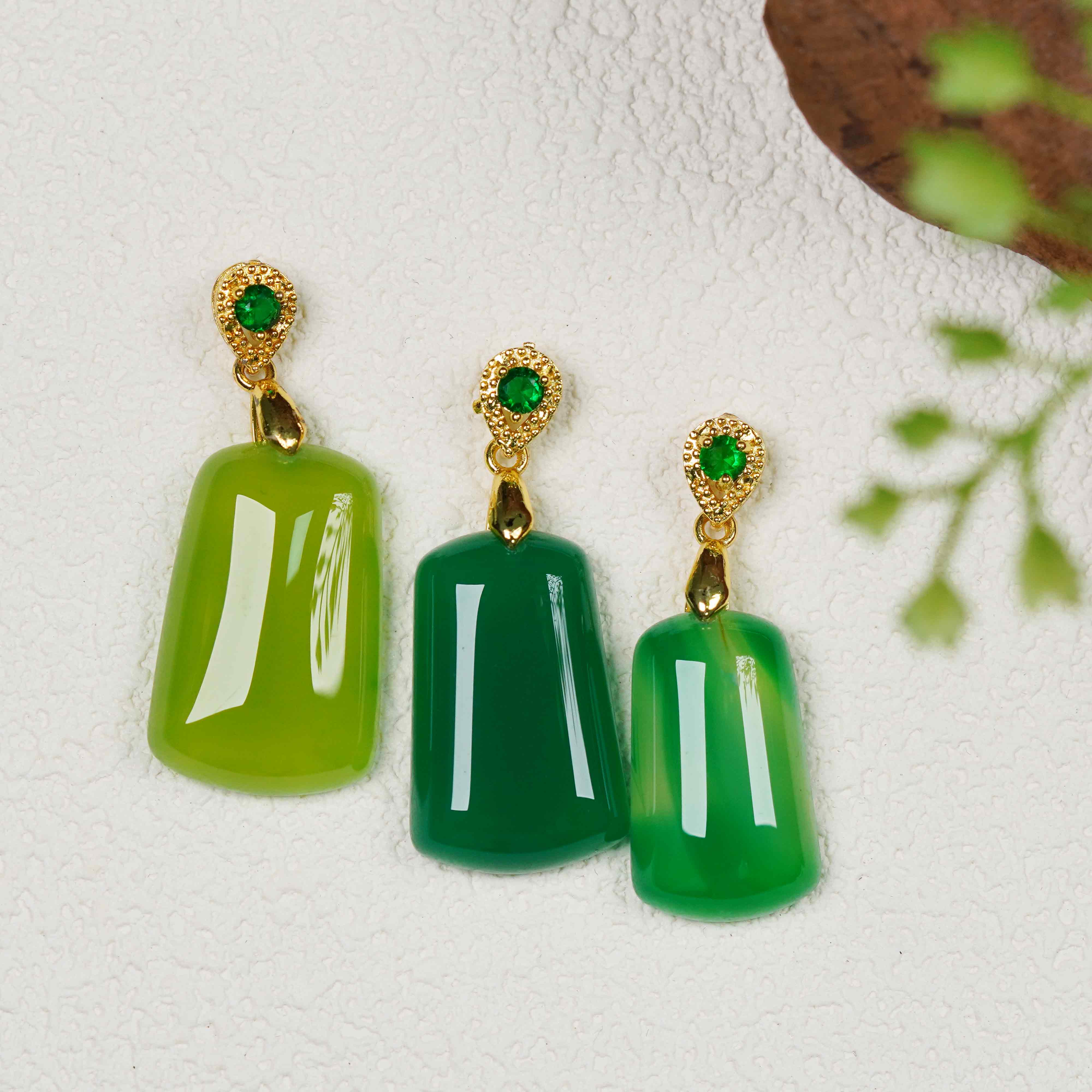 天然玉石保真WSPH48热款爆卖 时尚 满绿珠宝吊坠 多样性发其一