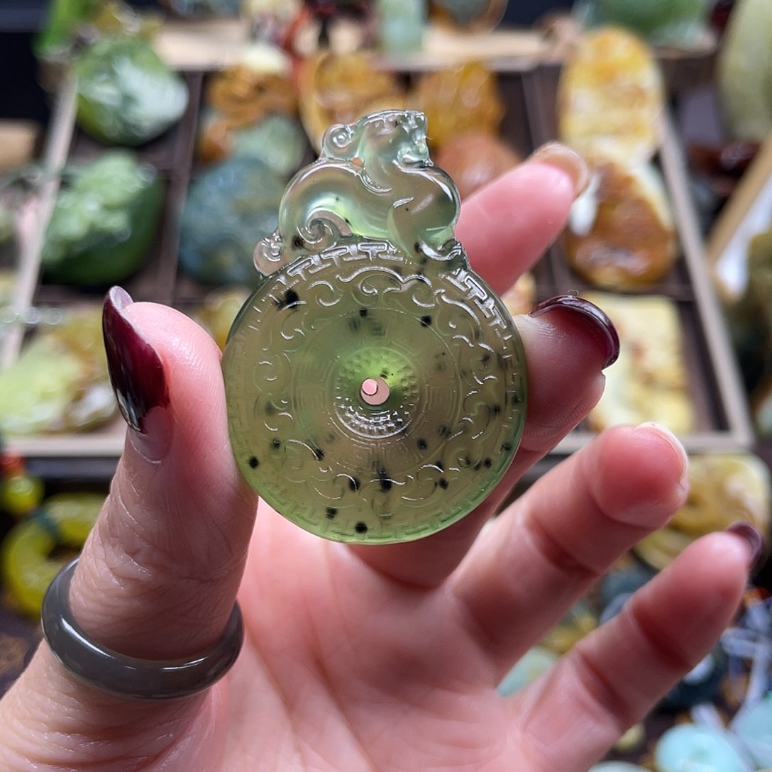 蛇纹石玉颈饰未镶嵌岫玉金蝉子挂坠