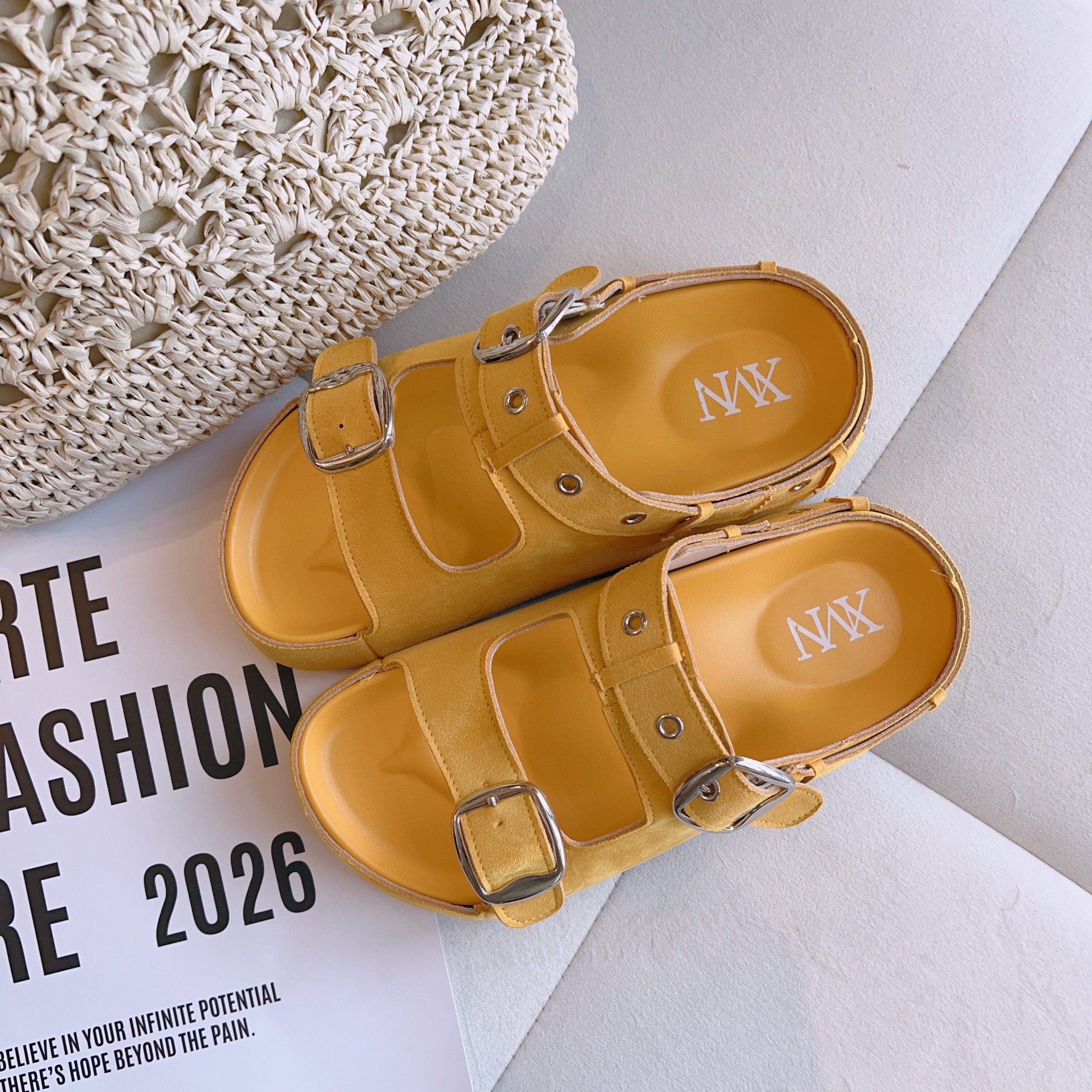 SS.studio/双双：“扣子拖鞋”新款小个子厚底增高时尚百搭安脚拖鞋